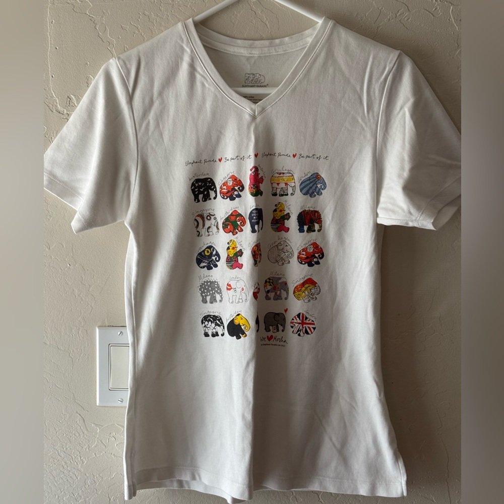 Women´s Elephant Parade - We Love Mosha Classic T-Shirt - White - Size L.